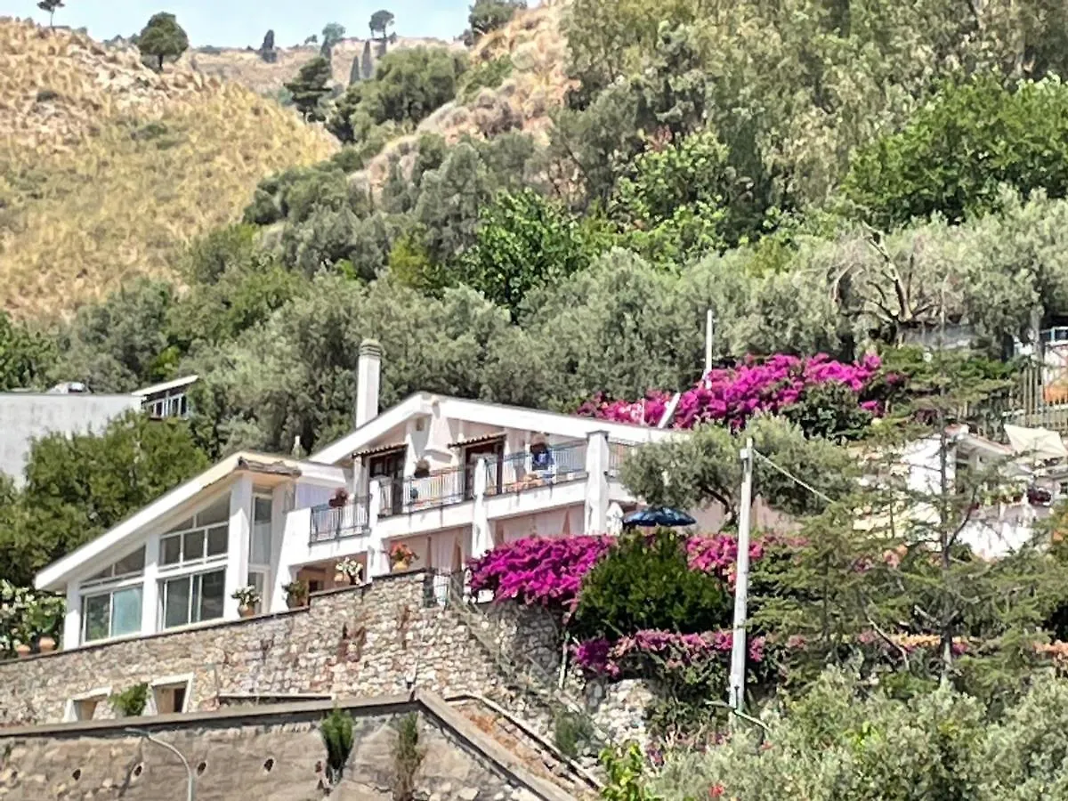 Villa Sorriso تاورمينا بيت ضيافة
