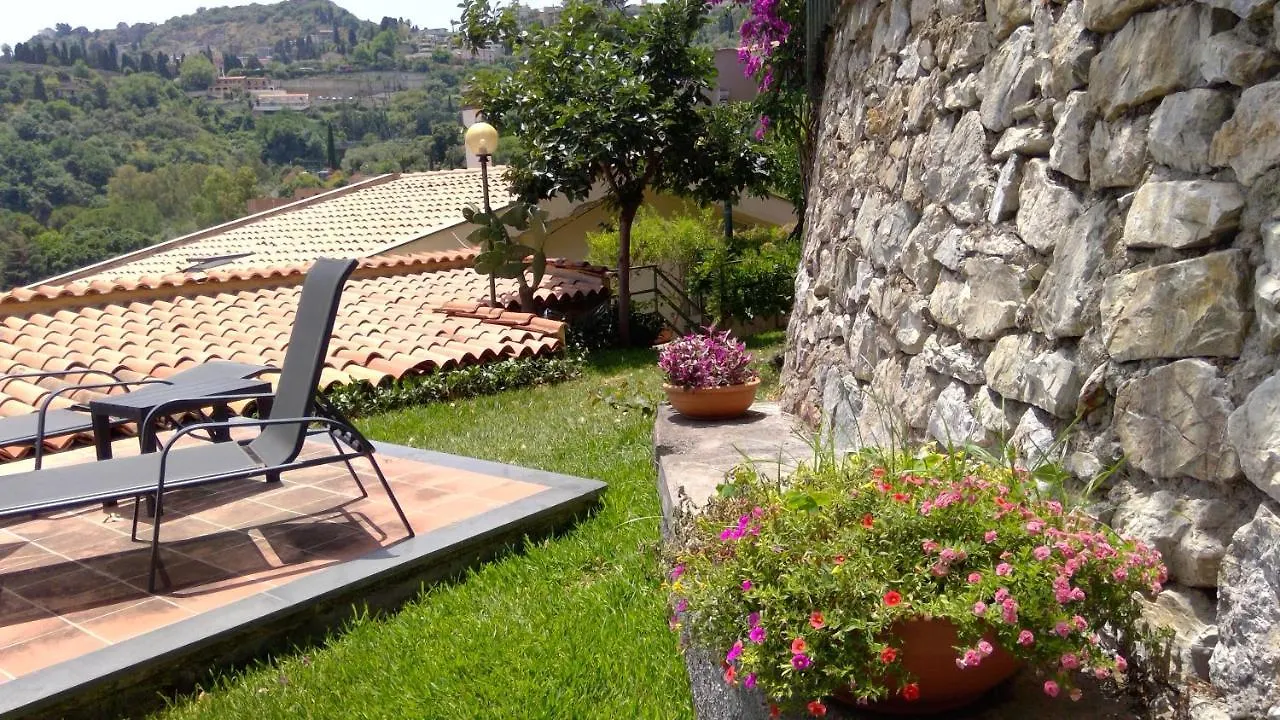 بيت ضيافة Villa Sorriso تاورمينا